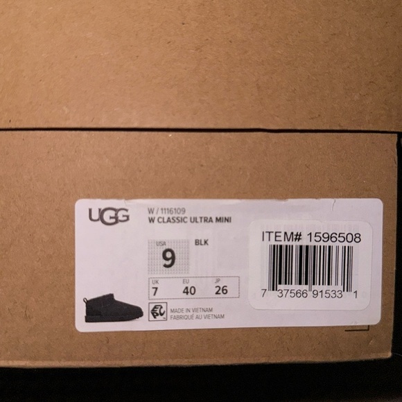 UGG® Womems Black Classic Ultra Mini Snow/Winter Boots | NEW/ NIB!! - Picture 16 of 16